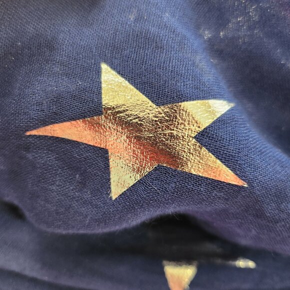 NWT Americana Navy With Shining Silver Stars Lightweight Shear Circle Scarf - Picture 5 of 9